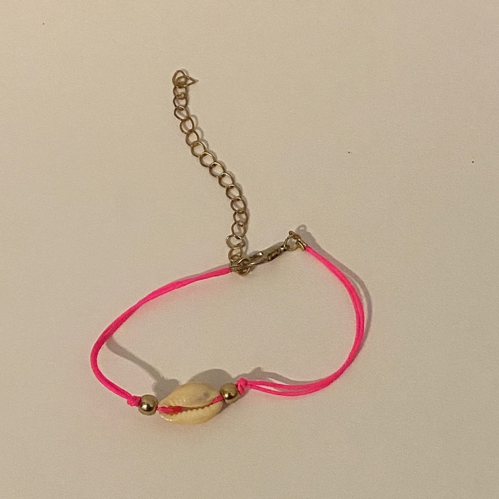 Pink Shell Bracelet with Gold Accents